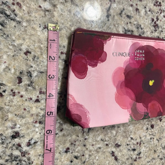 Clinique X Jonathan Cohen floral print tote bag and makeup bag New Without tags - Picture 6 of 10